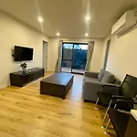 Free Carpark, 4-Bedroom House
