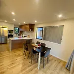 Free Carpark, 4-Bedroom House