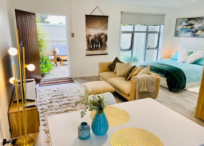 Takapuna Guest House