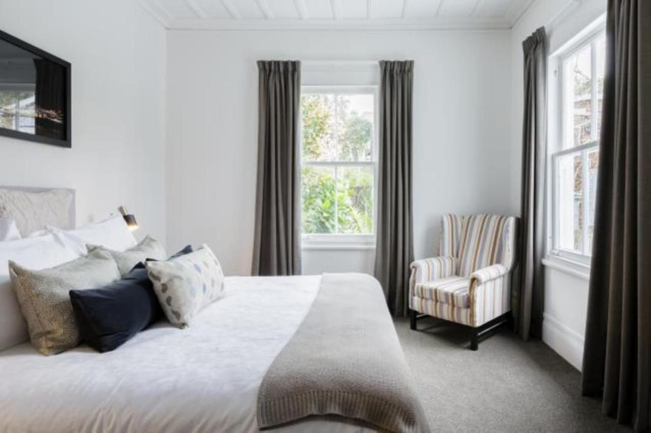 Light-filled Renovated Walk To Ponsonby Road Apartment