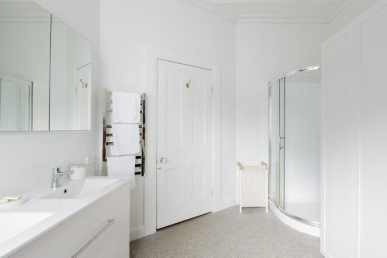 Light-filled Renovated Walk To Ponsonby Road *