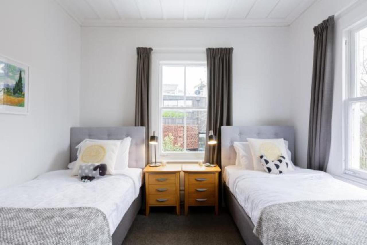 Light-filled Renovated Walk To Ponsonby Road * Auckland
