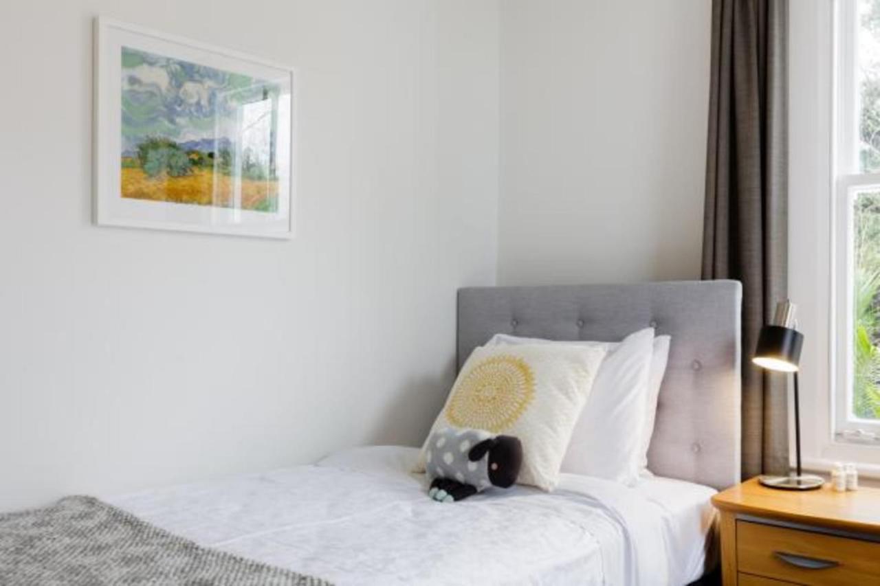 Light-filled Renovated Walk To Ponsonby Road Apartment Auckland