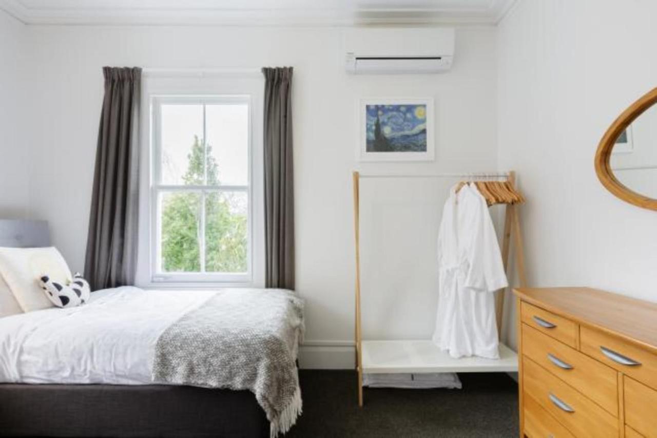 Light-filled Renovated Walk To Ponsonby Road *