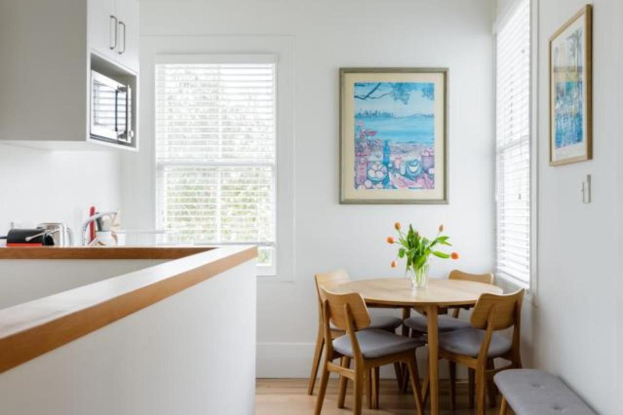 Light-filled Renovated Walk To Ponsonby Road * Auckland
