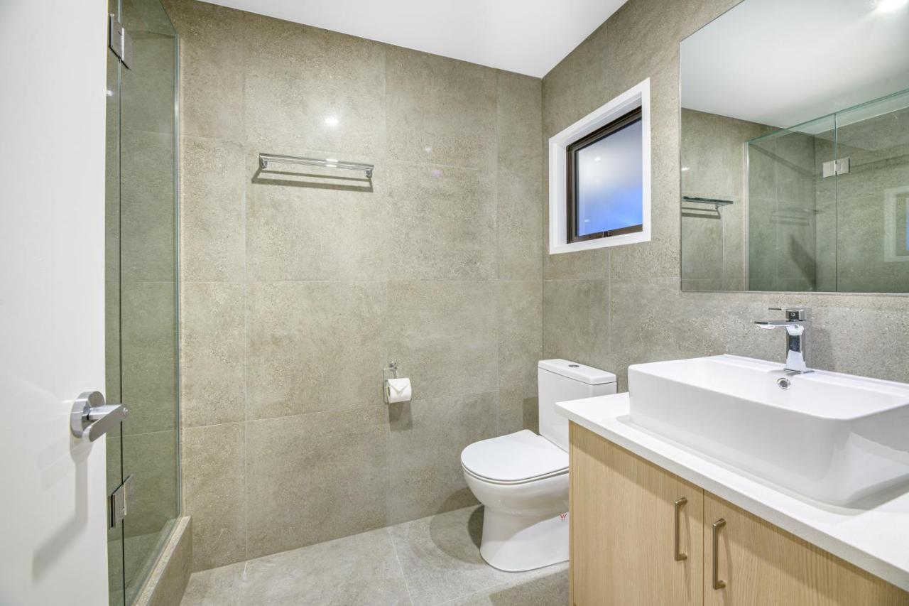 Takapuna International Motor 3*