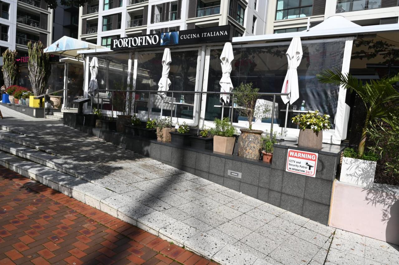 Fabulous Corner W/ Dazzling Harbour View