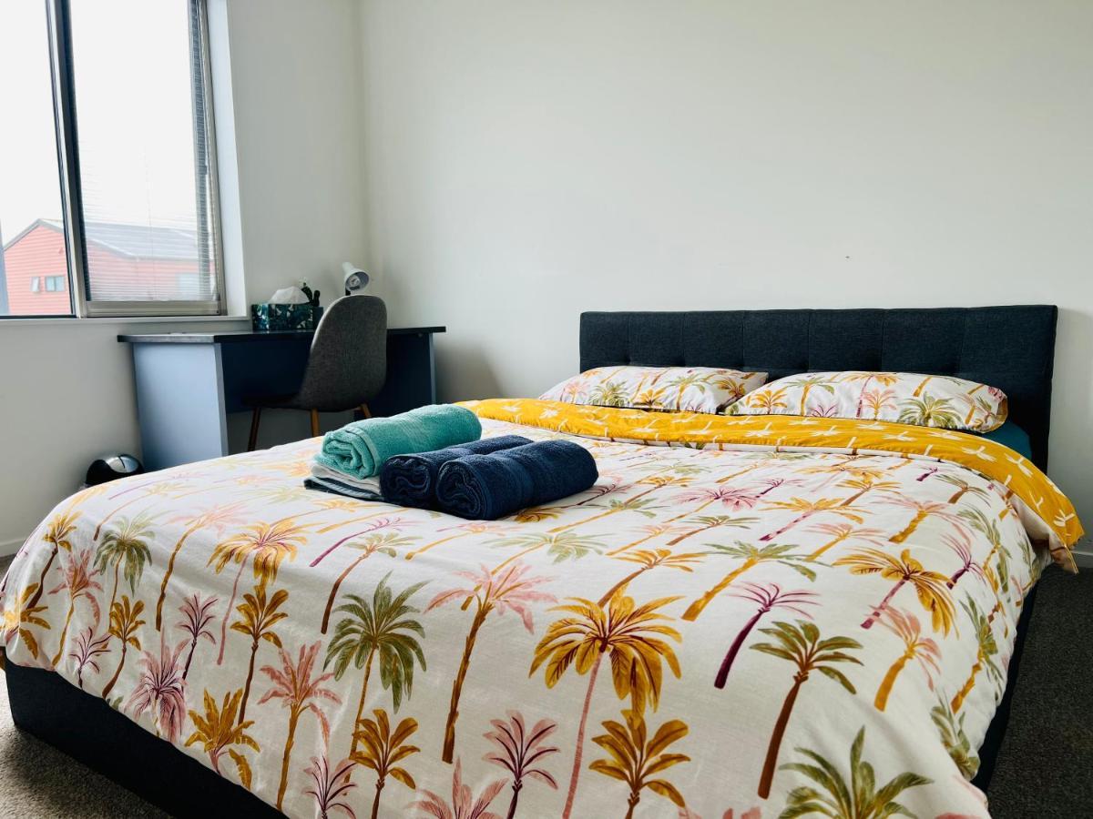 Homestay Ln In Flat Bush *