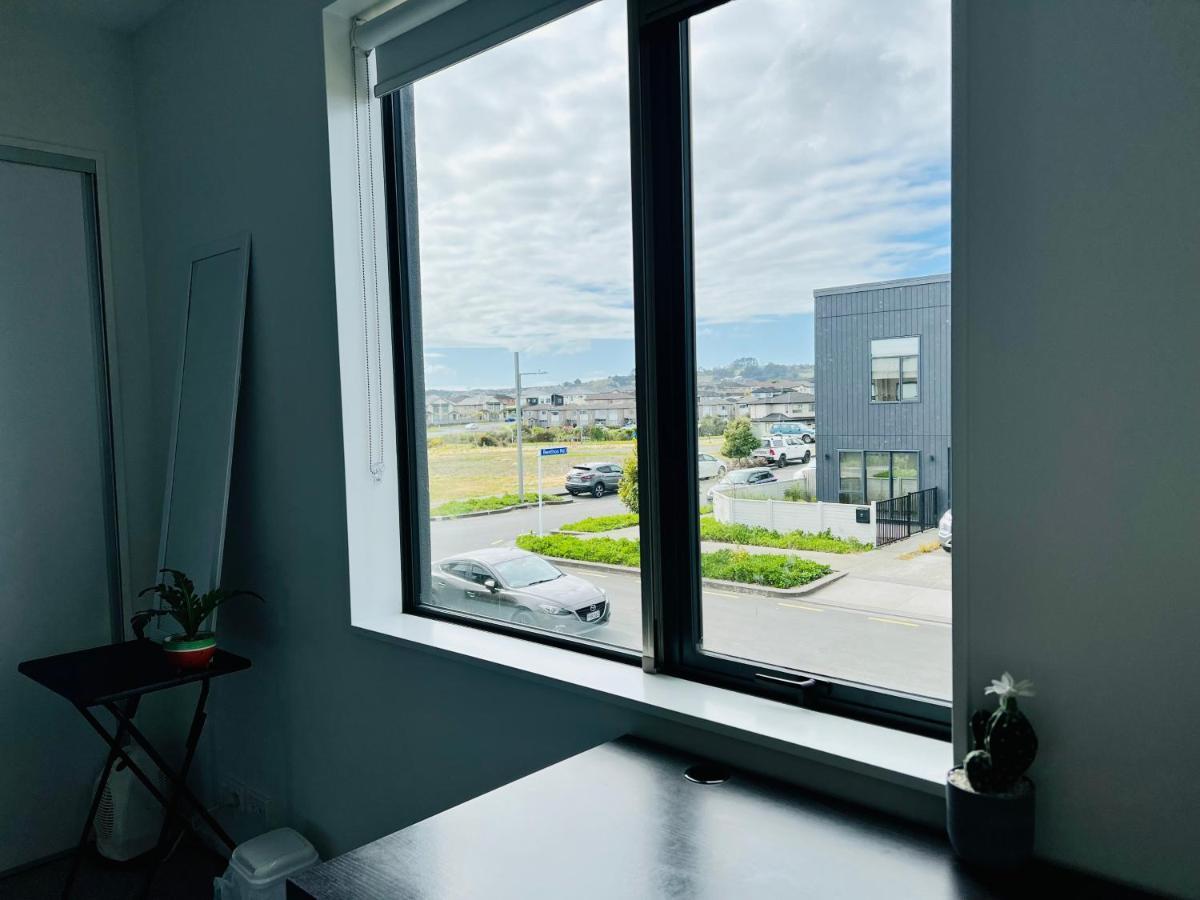 Ln In Flat Bush * Auckland
