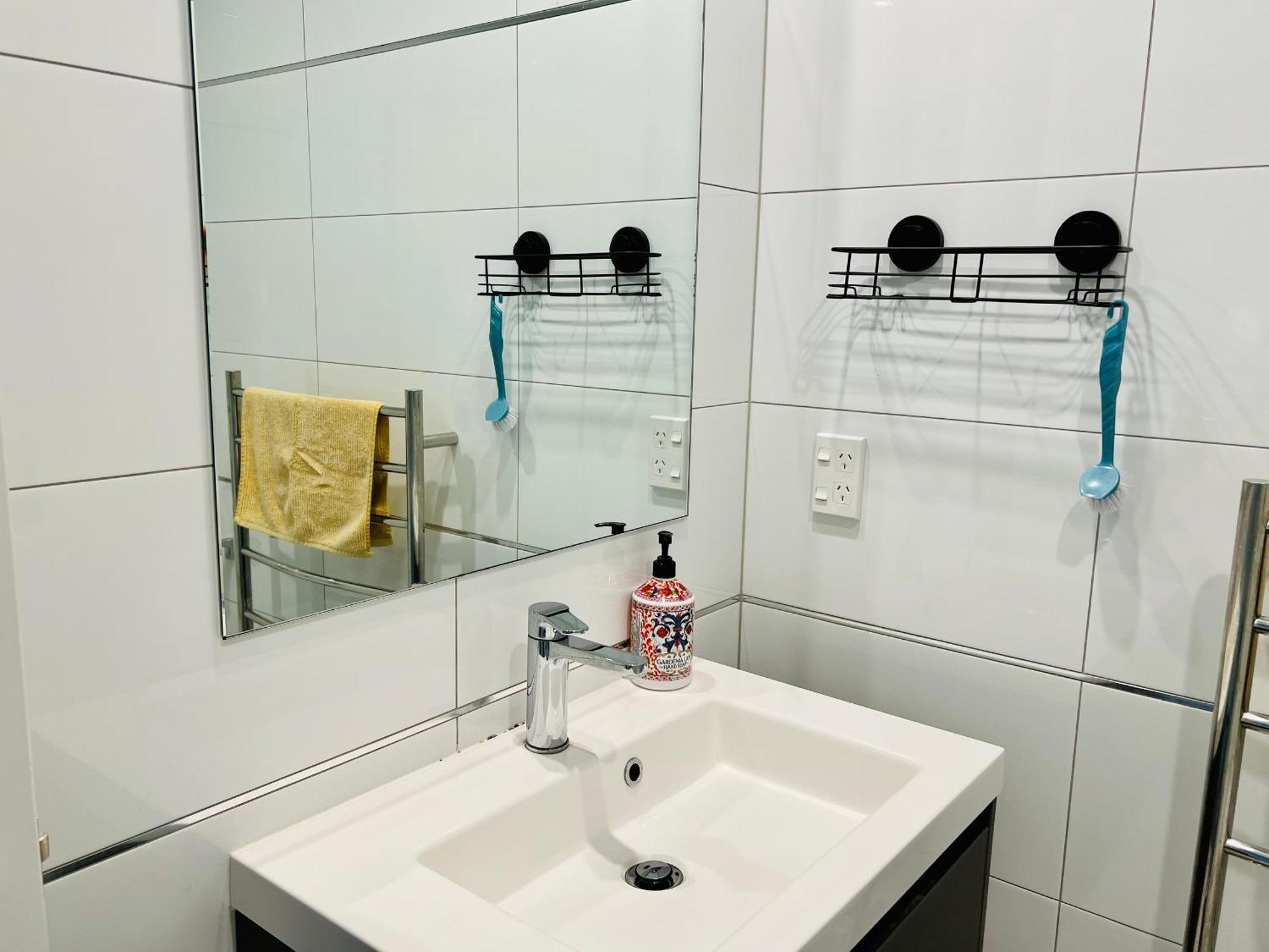 Homestay Ln In Flat Bush *