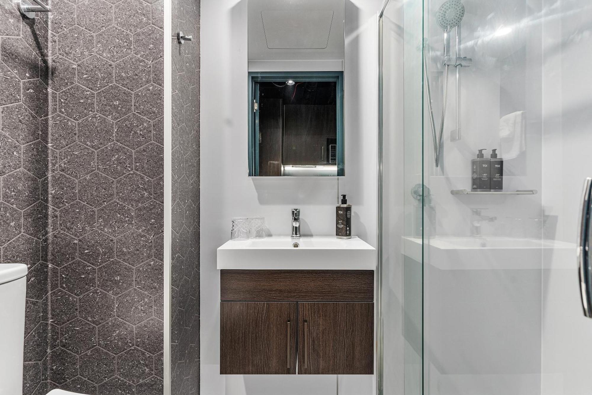 Abstract Hotel 4*
