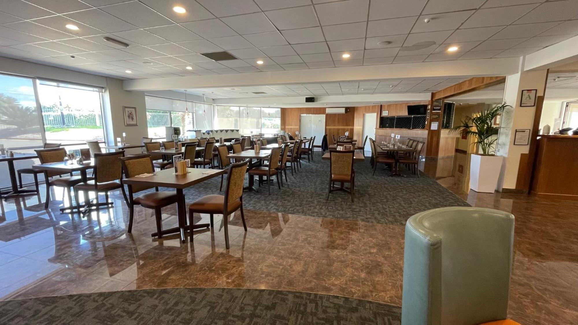Hotel Airport Kiwi 3*