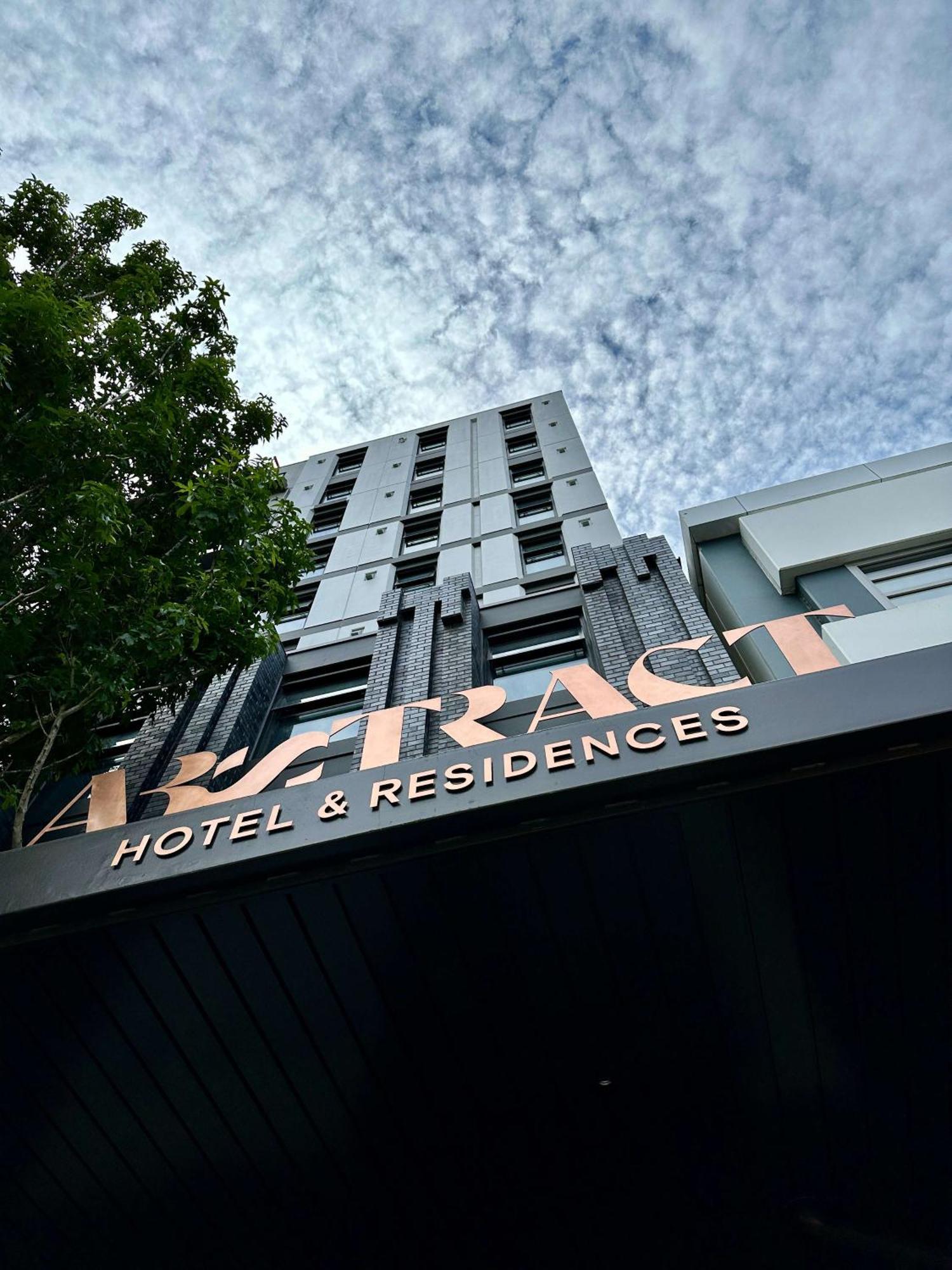 Abstract 4* Auckland