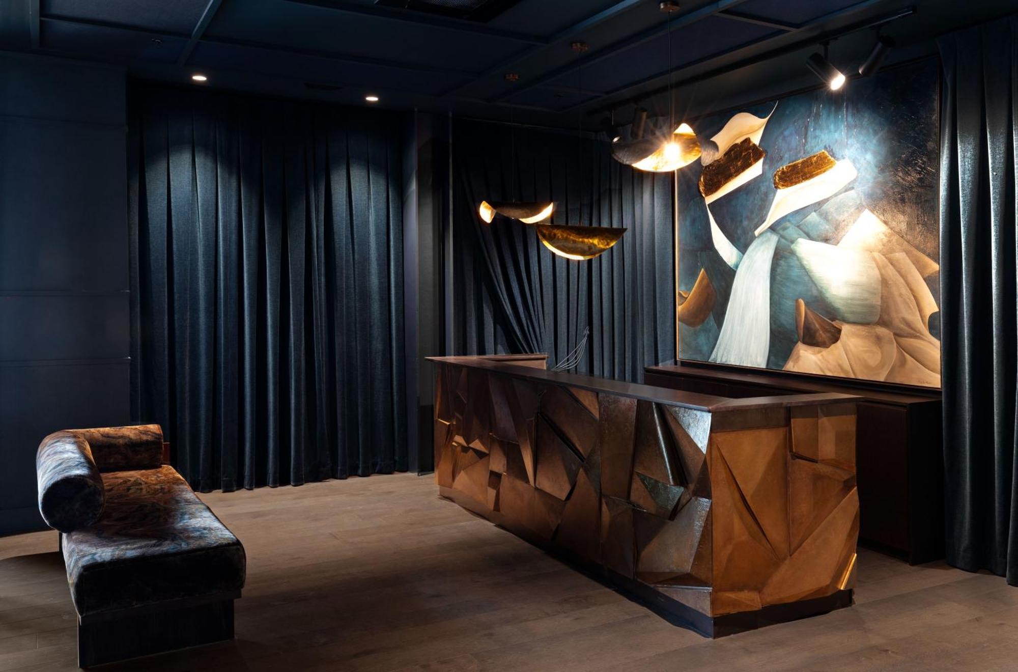 Hotel Abstract 4*