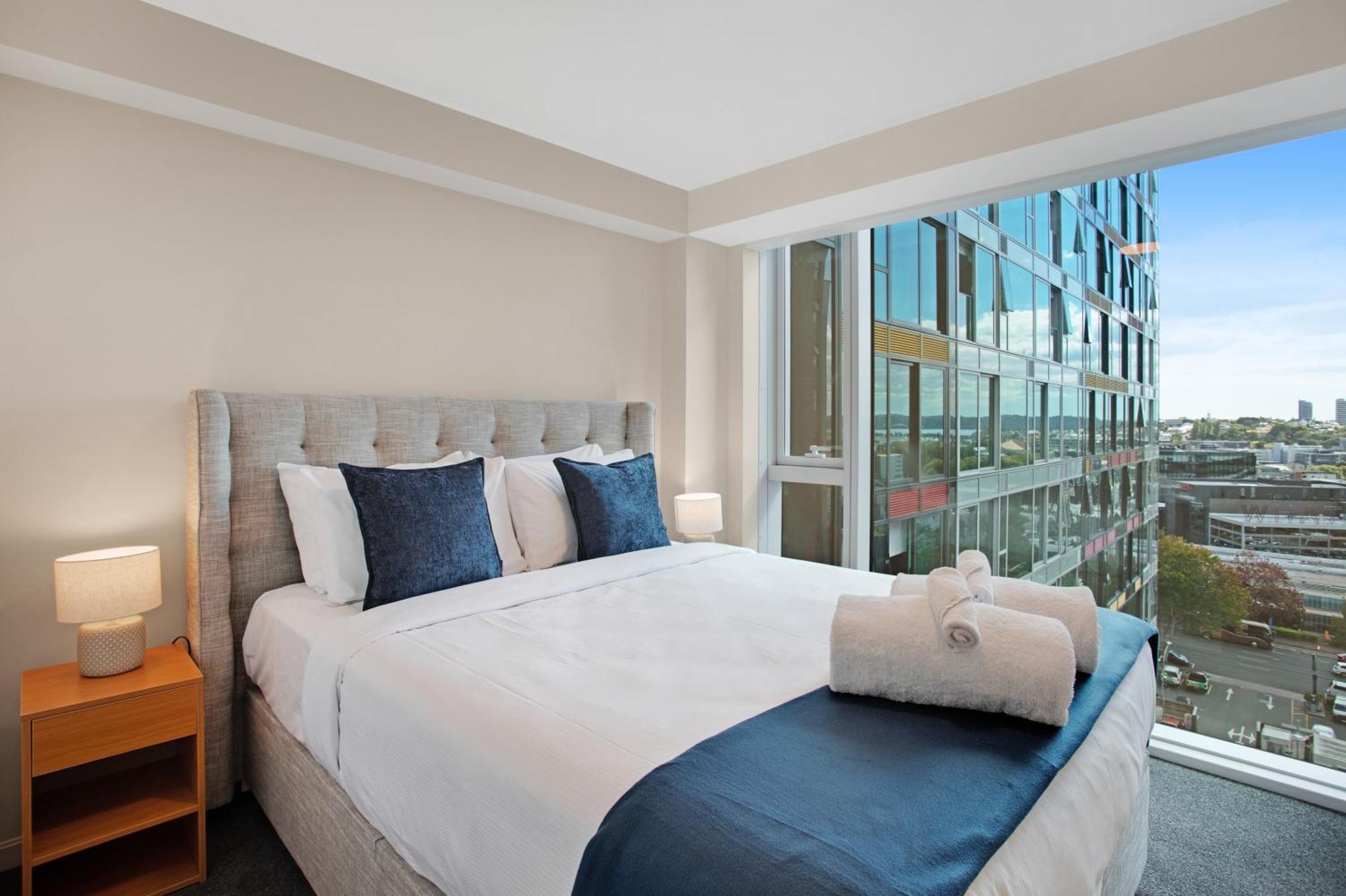 Hobson With Pool And View Apartment Auckland