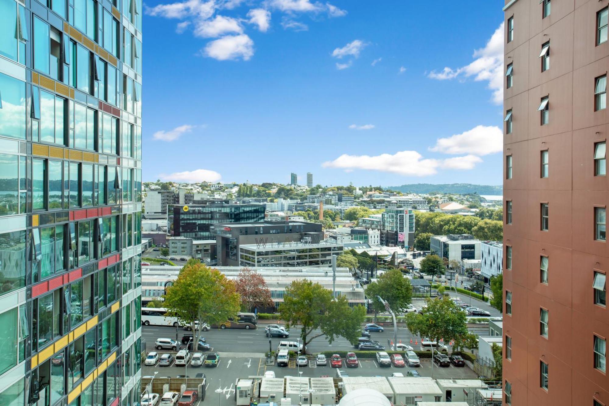 Hobson With Pool And View Apartment Auckland