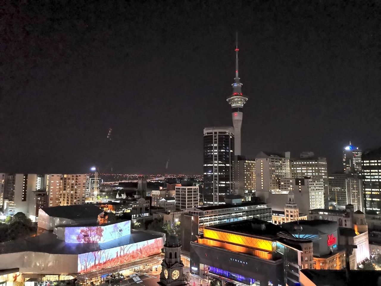 Apartment With Brilliant Views In Cbd