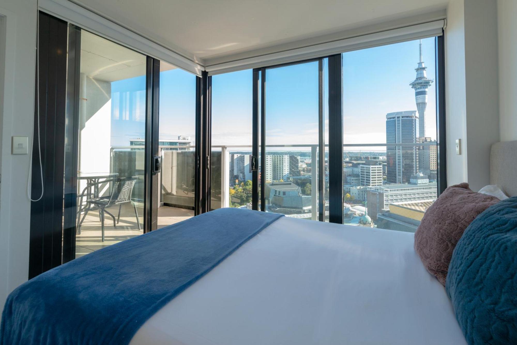 With Brilliant Views In Cbd Apartment
