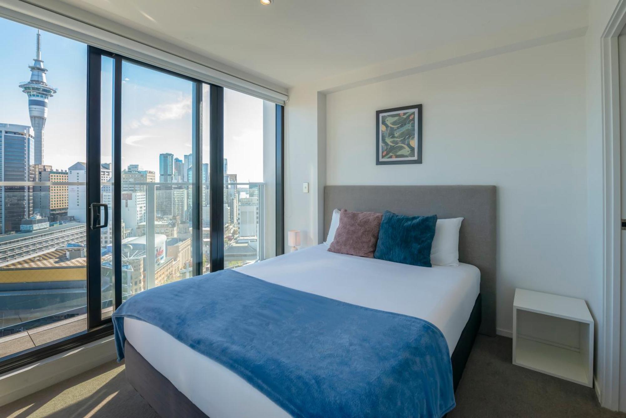 With Brilliant Views In Cbd Apartment