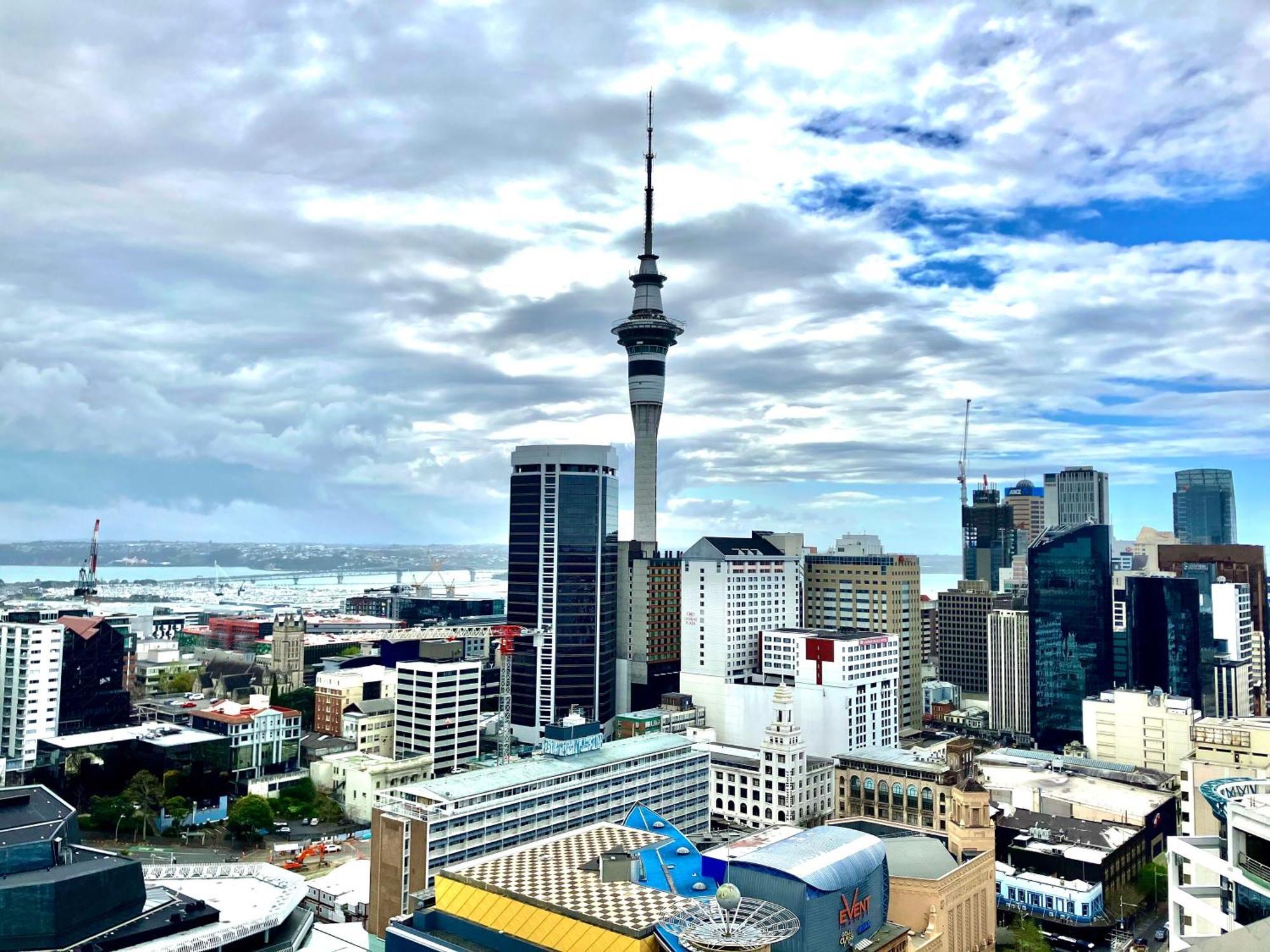 With Brilliant Views In Cbd Apartment Auckland
