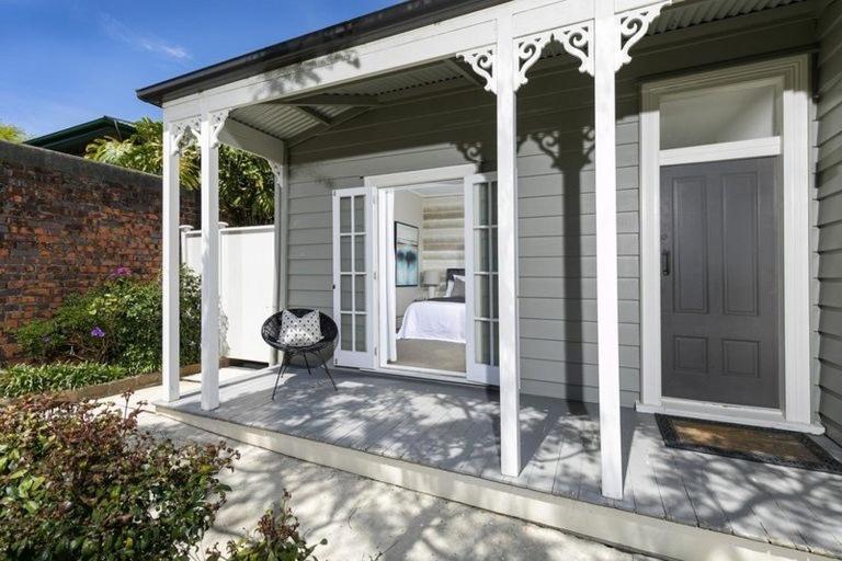 Petite France In Devonport Holiday home *