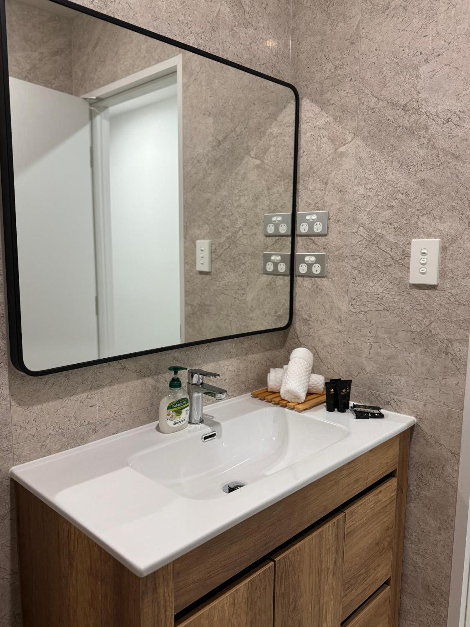 3br Near Outlet Shops And Costco Apartment Auckland