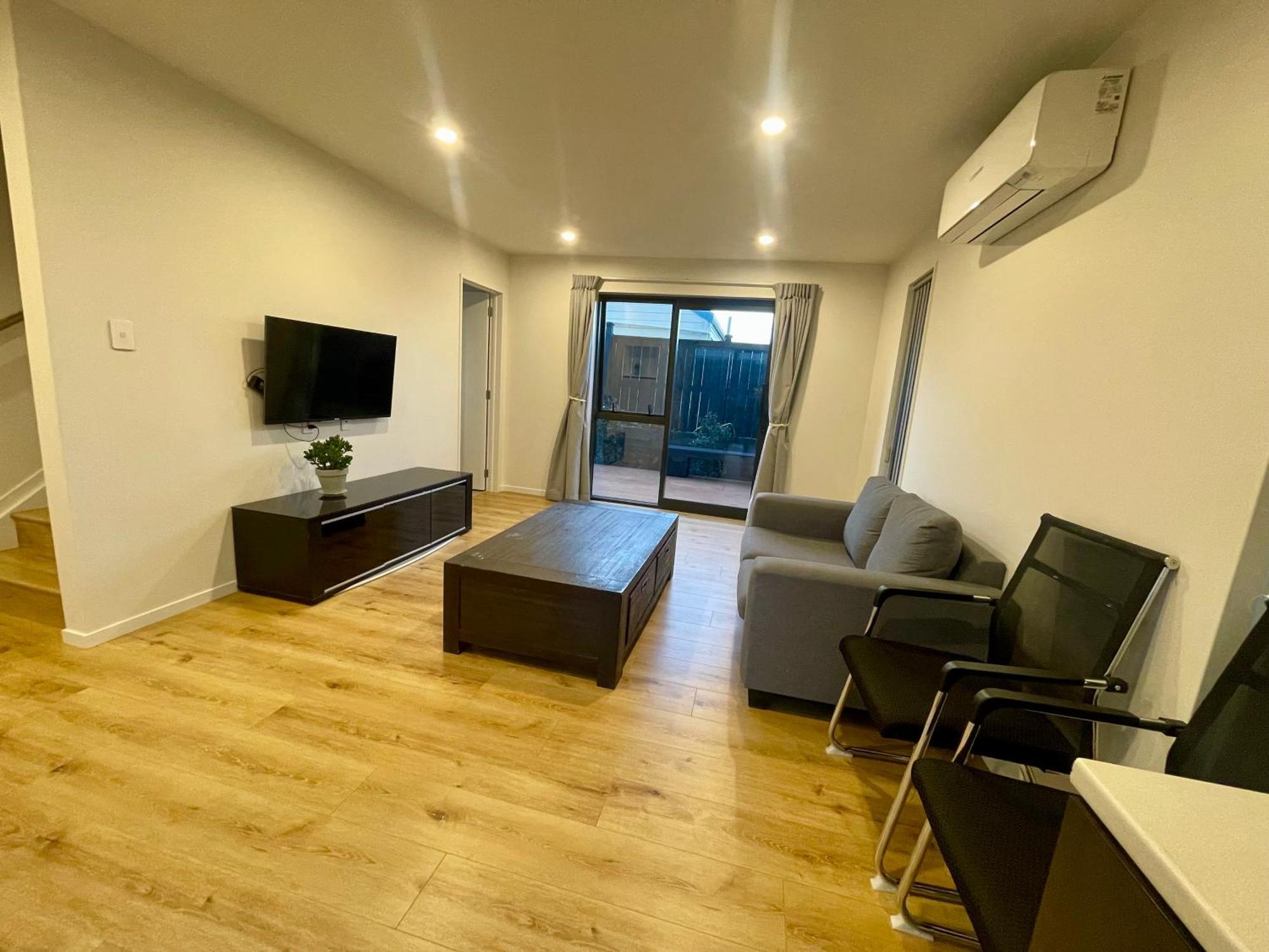 Free Carpark, 4-bedroom House *