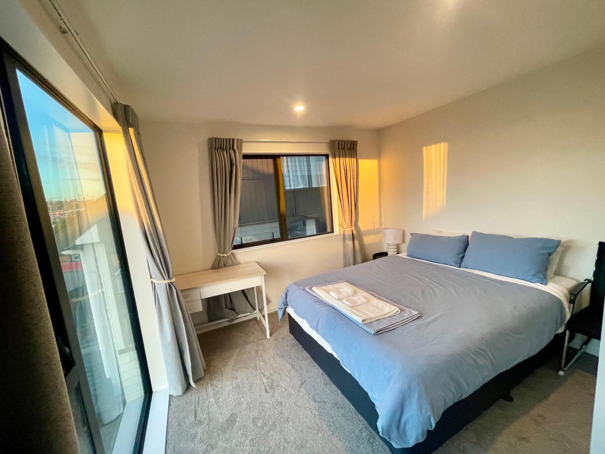 Free Carpark, 4-bedroom House Holiday home