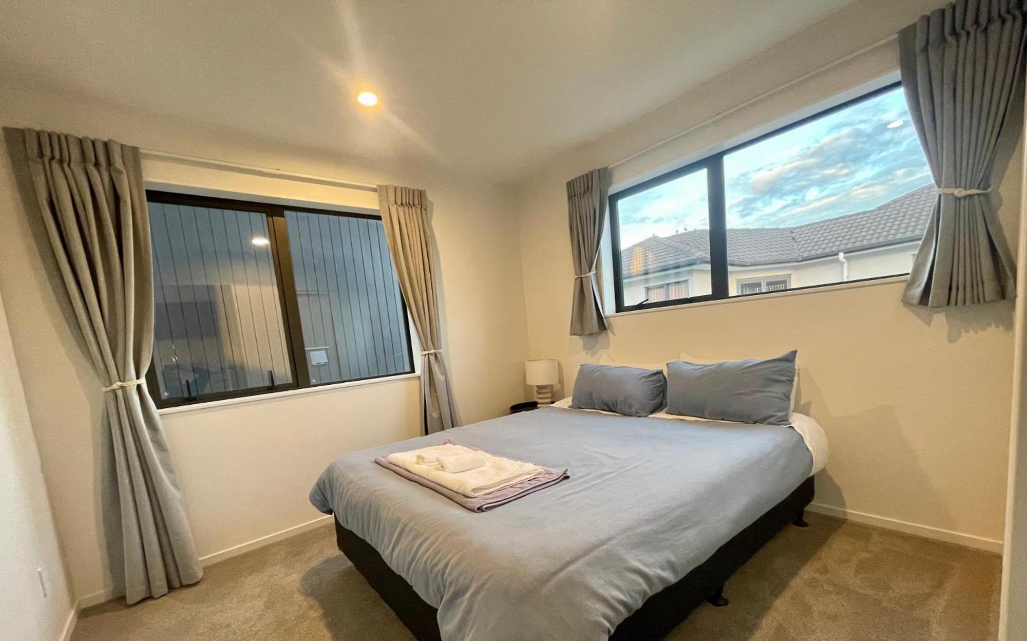 Free Carpark, 4-bedroom House Auckland