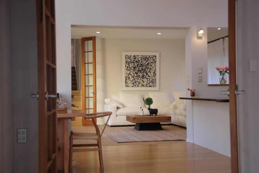 Modern Lifestyle Retreat With Stunning View *