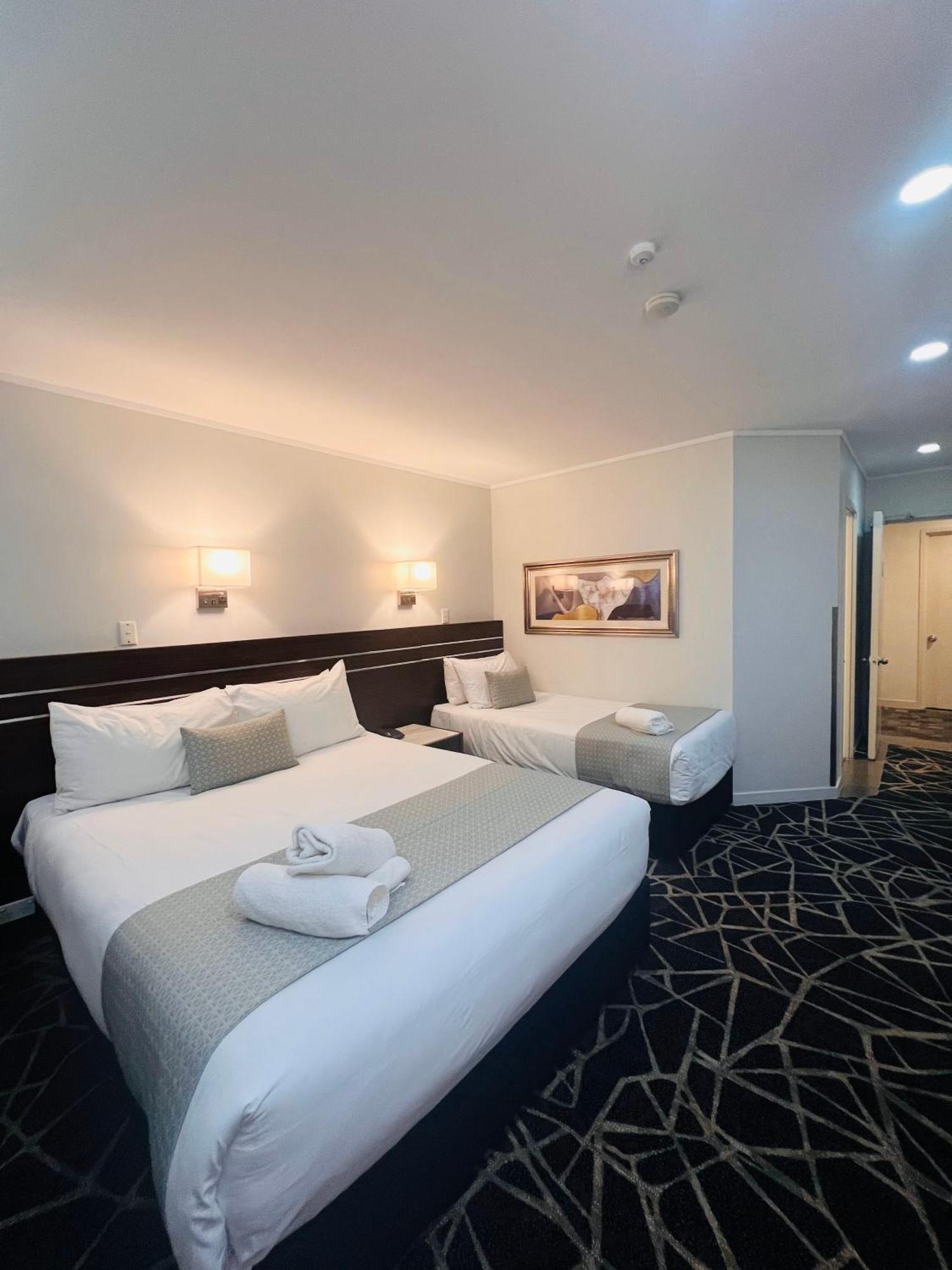 Hotel Airport Kiwi