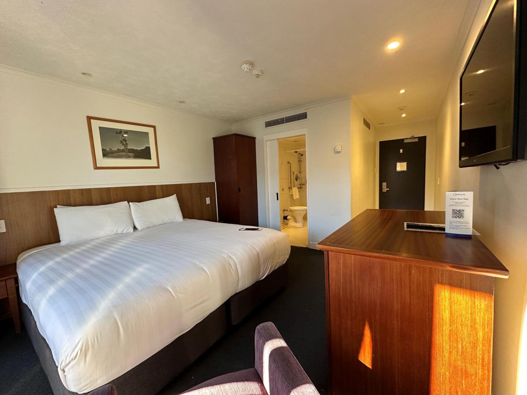 Hotel Copthorne City 4*