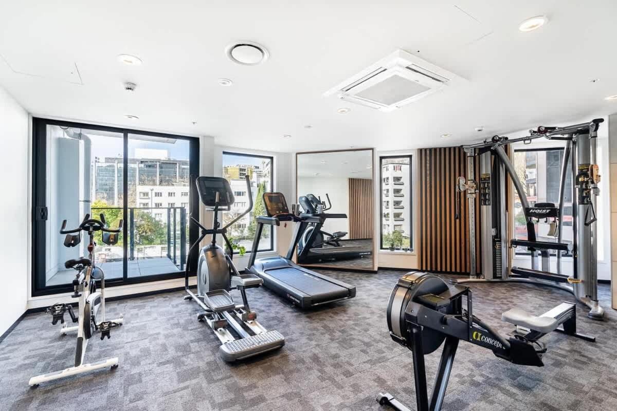 Apartment Modern Designed Aircon 1b - Pool Sauna Gym