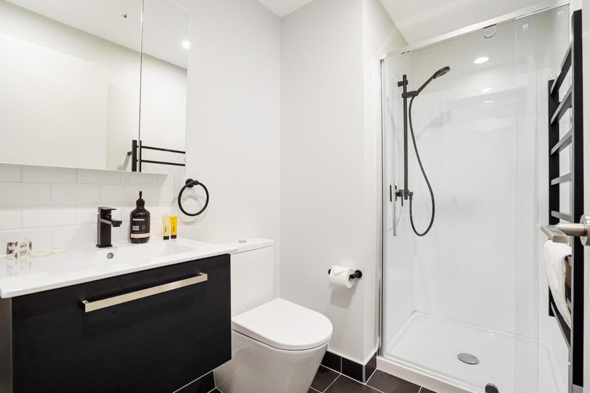 Modern Designed Aircon 1b - Pool Sauna Gym Apartment *