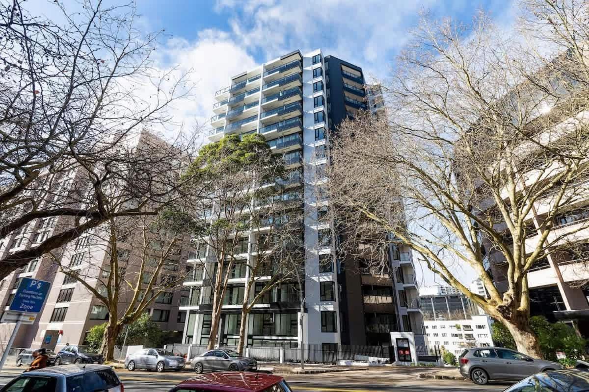 Modern Designed Aircon 1b - Pool Sauna Gym Apartment Auckland