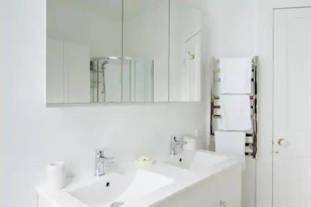 Light-filled Renovated Walk To Ponsonby Road Apartment Auckland