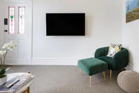 Light-filled Renovated Walk To Ponsonby Road *