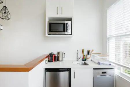 Light-filled Renovated Walk To Ponsonby Road Auckland