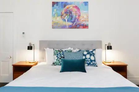 Light-filled Renovated Walk To Ponsonby Road * Auckland