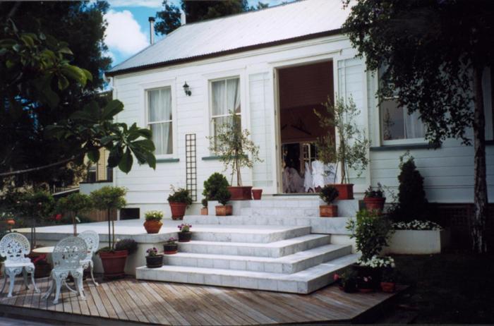 Cotter House Luxury Retreat Bed & Breakfast