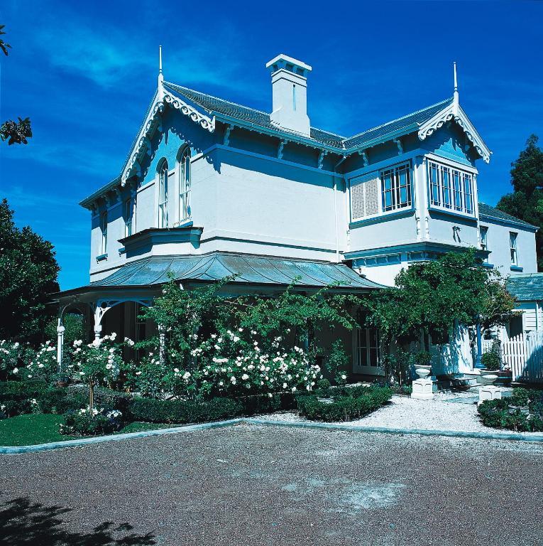 Bed & Breakfast Cotter House Luxury Retreat Auckland