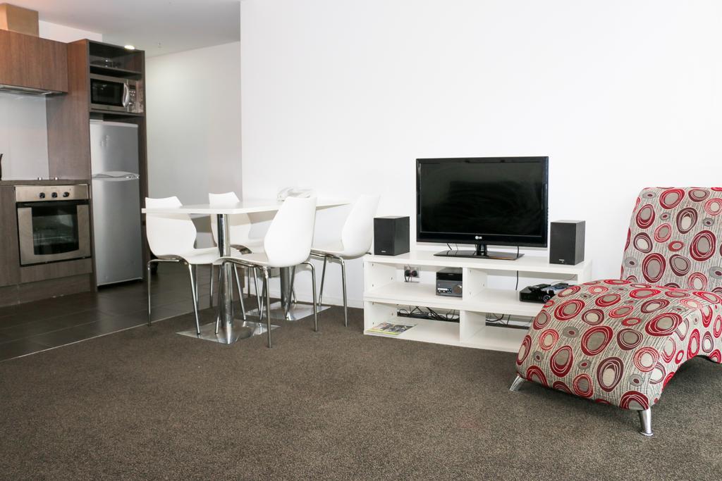 Bianco Off Queen Aparthotel 4*
