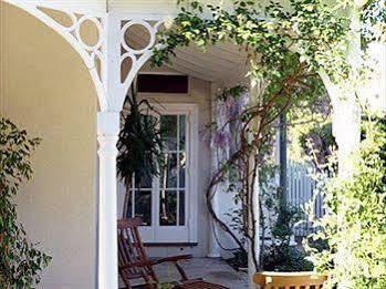 Bed & Breakfast Cotter House Luxury Retreat
