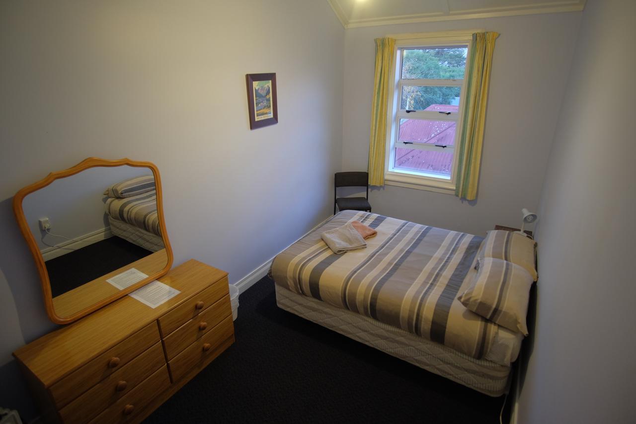 Hostel Oaklands *