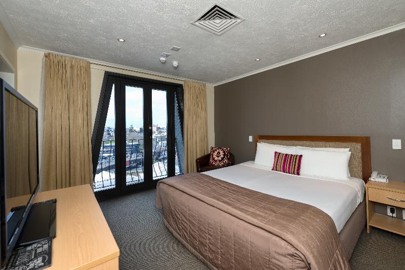 Hotel Copthorne City 4*