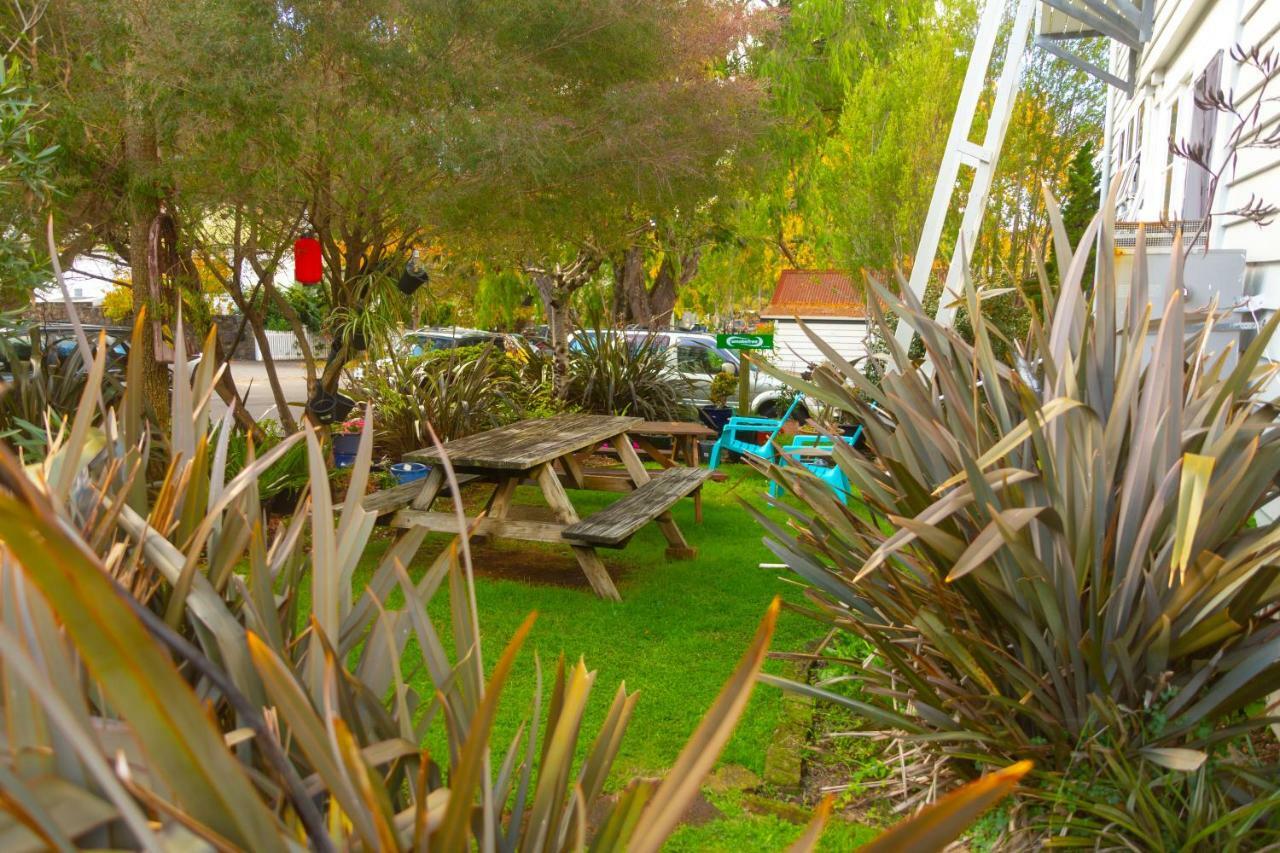 Oaklands Hostel *