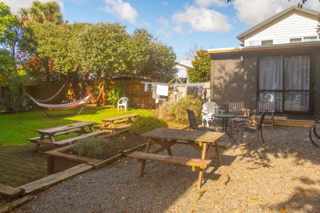 Oaklands * Auckland