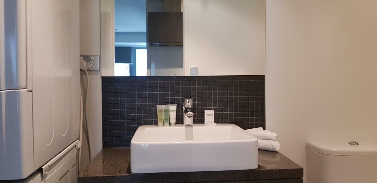 Bianco Off Queen Aparthotel