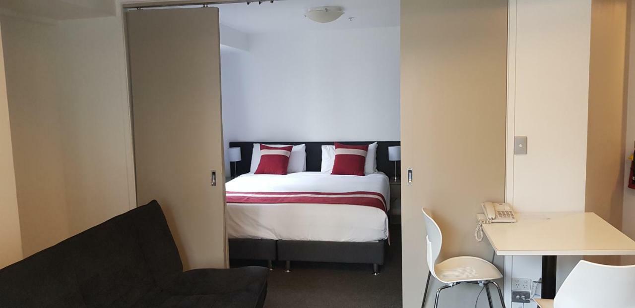 Bianco Off Queen Aparthotel