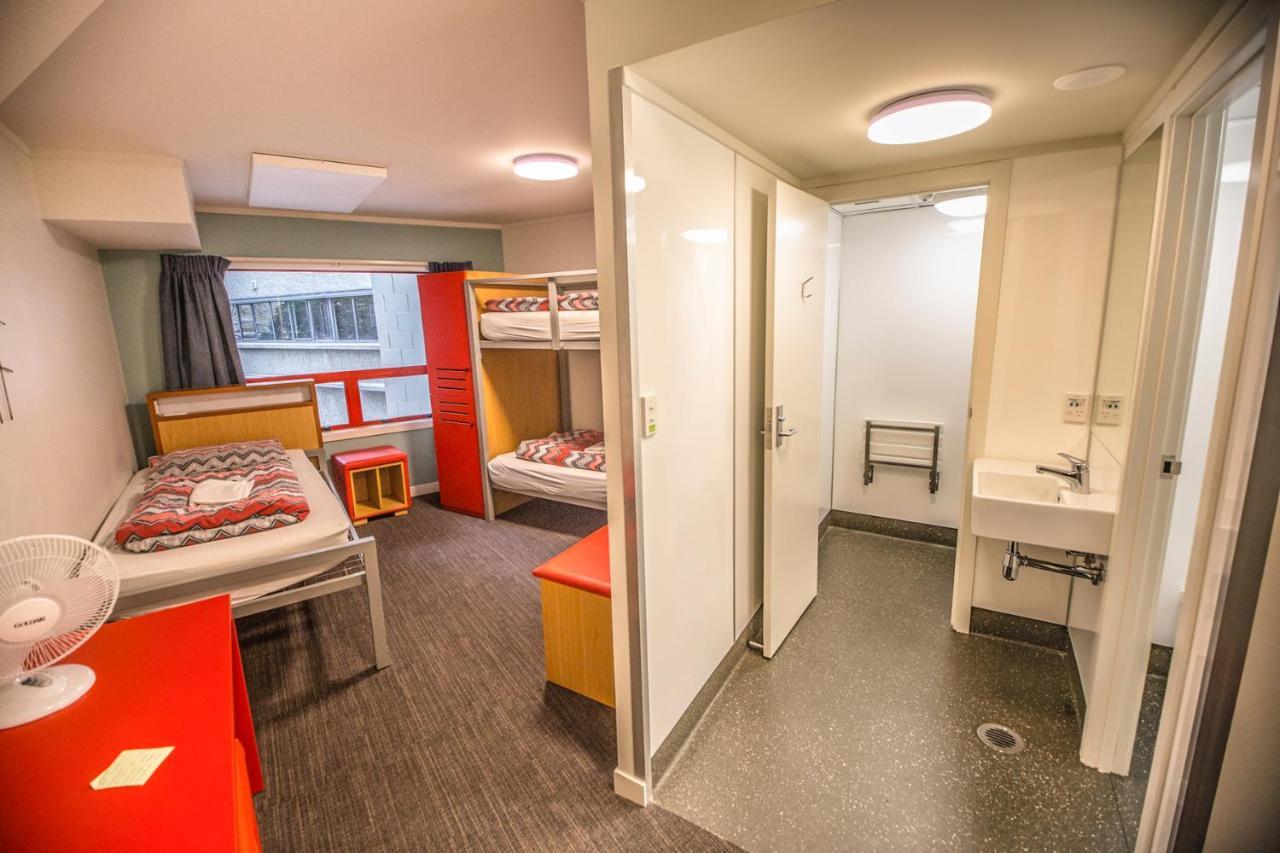 Yha Hostel *